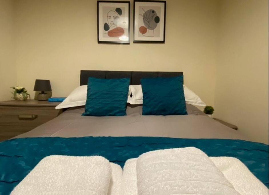 No25-Luxe Living Guest House- 2 Bed-Wifi-Free Parking-City- Beach Суонси Экстерьер фото