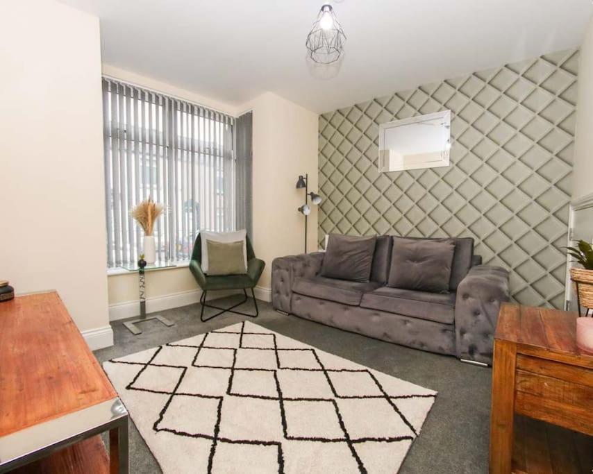 No25-Luxe Living Guest House- 2 Bed-Wifi-Free Parking-City- Beach Суонси Экстерьер фото